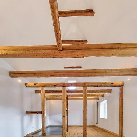 3 Bedroom Cozy Apartment In Nebra *
