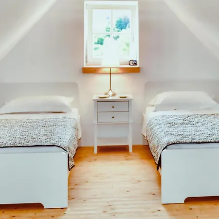 3 Bedroom Cozy Apartment In Nebra Apartment *