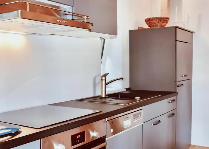 Апартаменты 3 Bedroom Stunning In